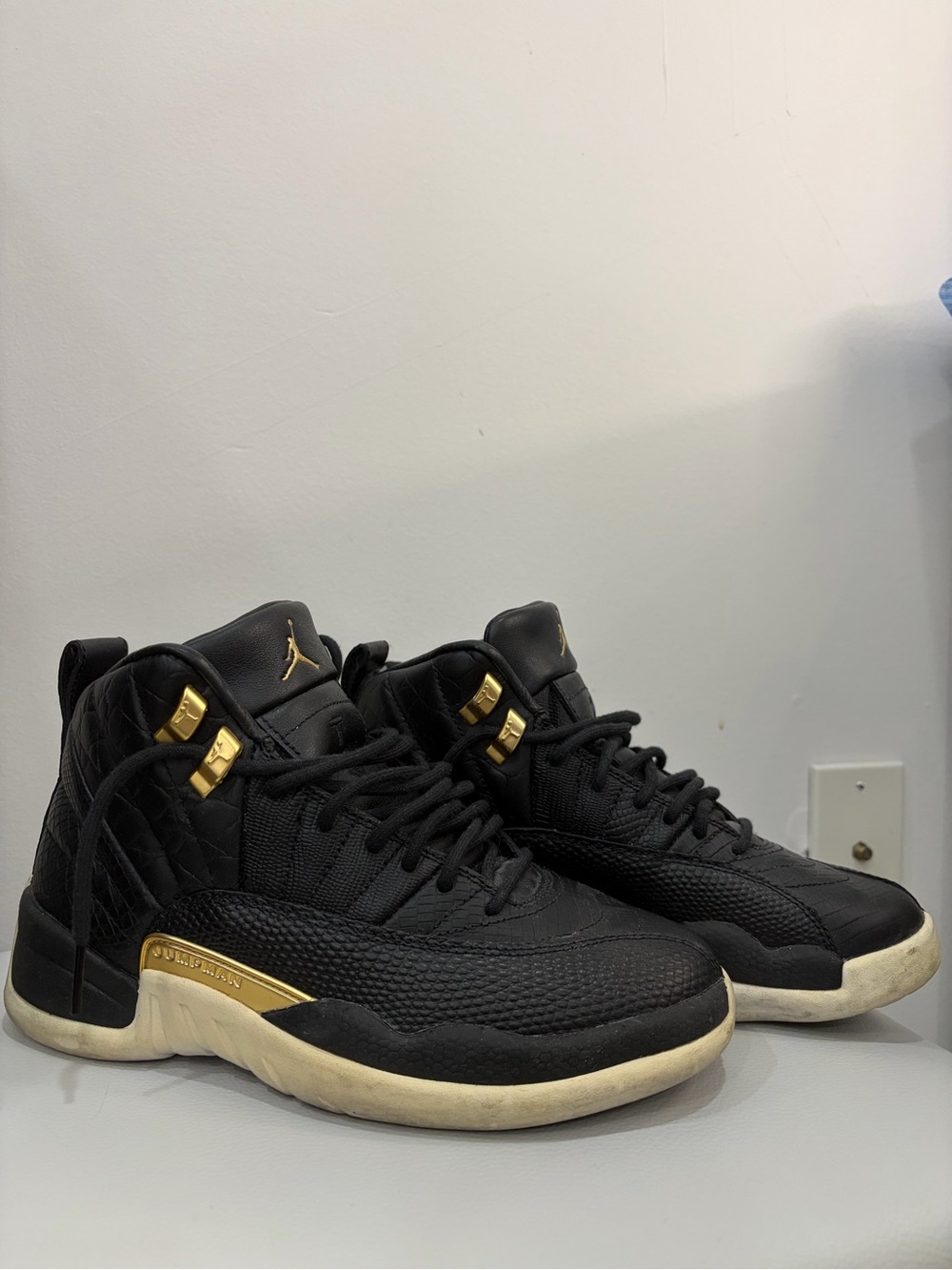 Jordan Retro Girl’s Black High-Top Sneakers with Gold Accents size 6.5 Youth